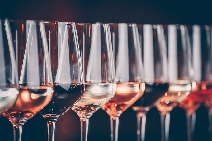 AdobeStock_239751311-compressed verres à vin