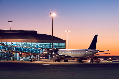 aéroport au coucher du soleil aéroport au coucher du soleil